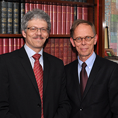 Thomas Pape (til venstre) overtog formelt posten som præsident fra Dr. Jan van Tol (Naturalis, Leiden) under et møde i London den 16. marts 2016.